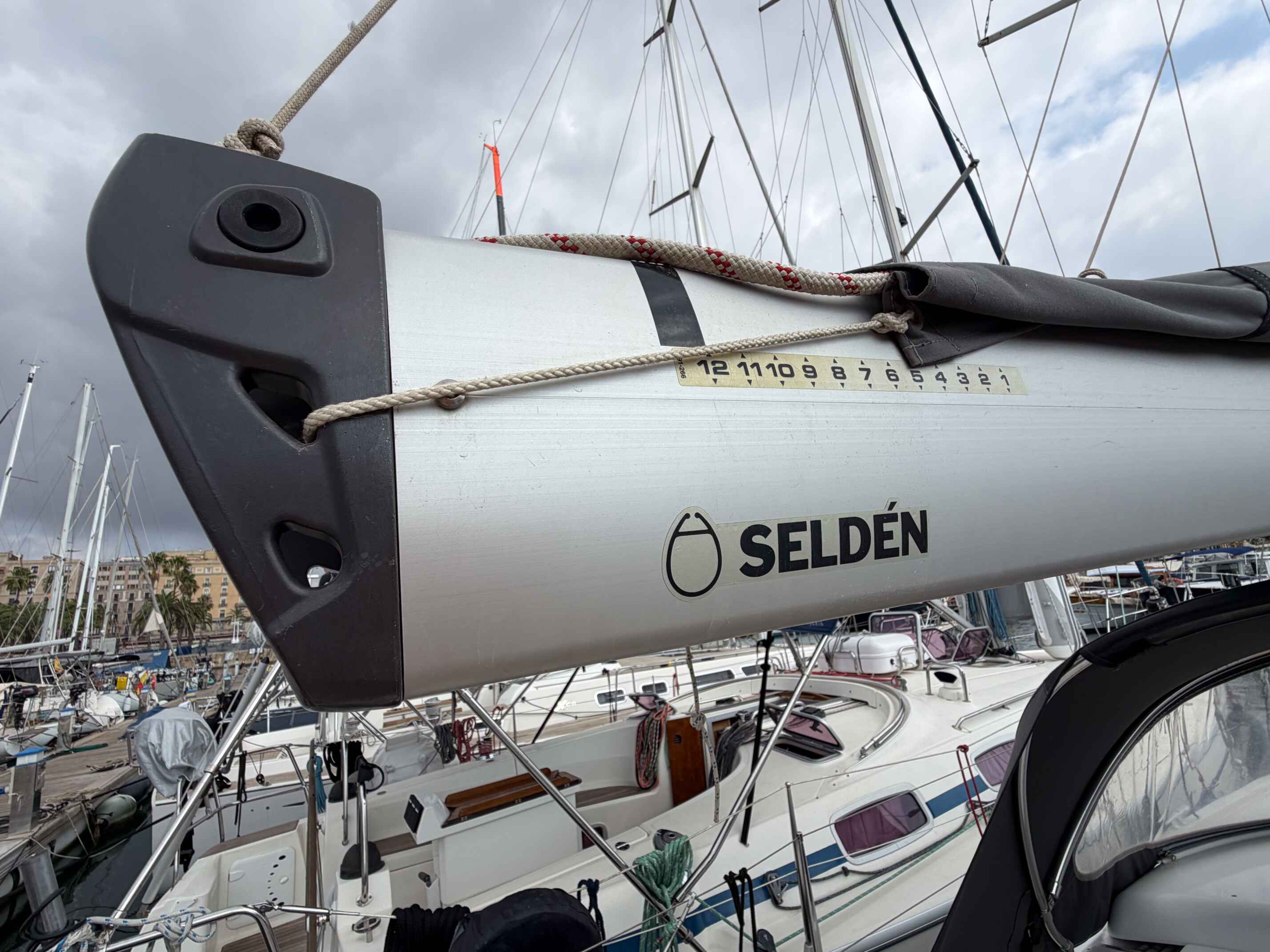 hanse-388-shower