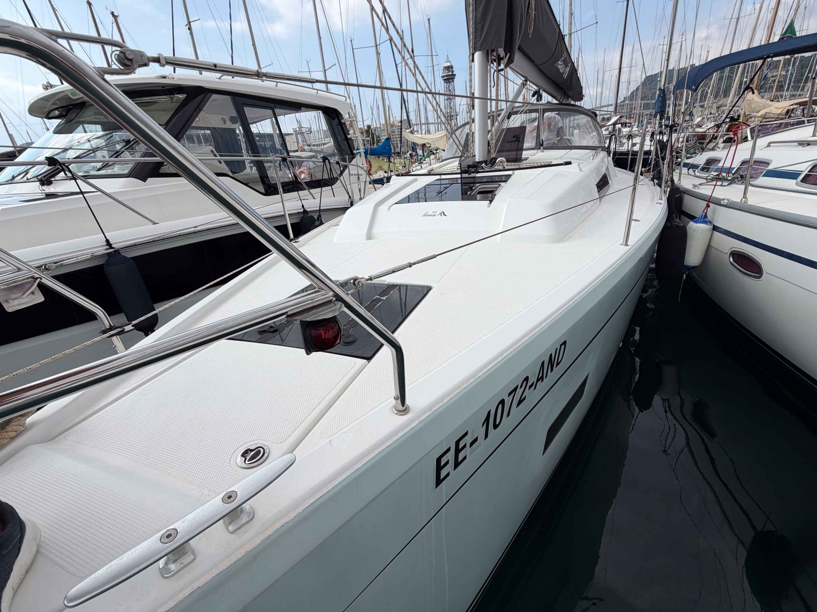 hanse-388-bow