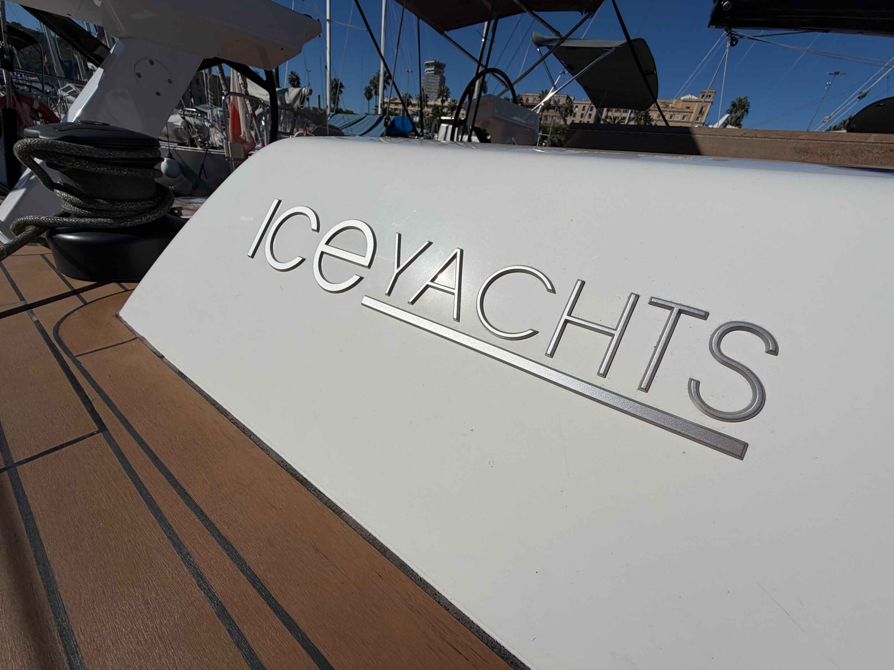 ice-yachts